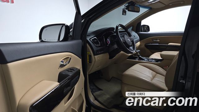 Kia Canival 2020 — photo 13