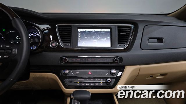 Kia Canival 2020 — photo 20
