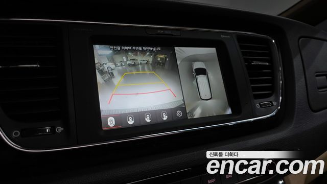 Kia Canival 2020 — photo 21