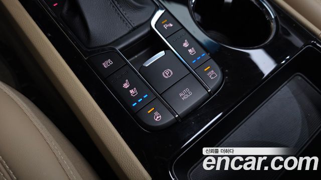 Kia Canival 2020 — photo 35