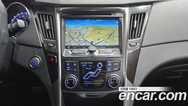 Hyundai Sonata 2012 — photo 18