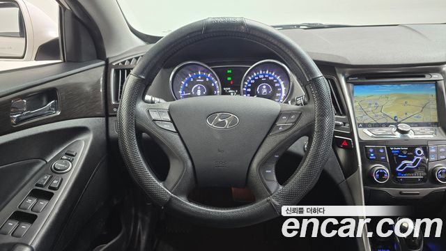 Hyundai Sonata 2012 — photo 19