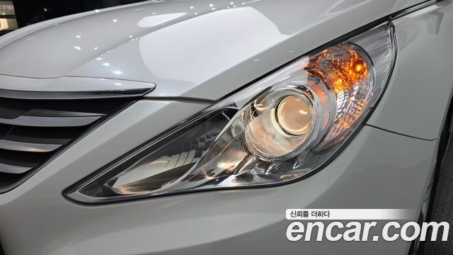 Hyundai Sonata 2012 — photo 8