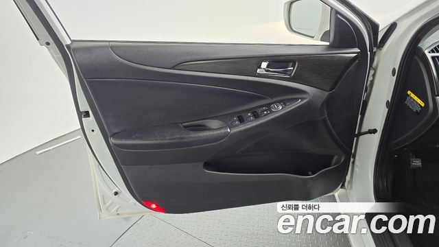 Hyundai Sonata 2012 — photo 14