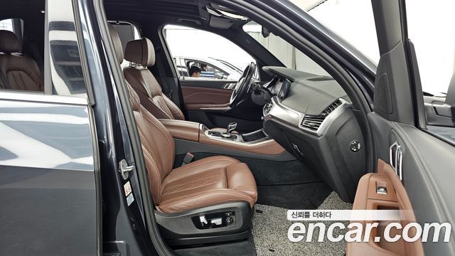 BMW X5 2022 — photo 17