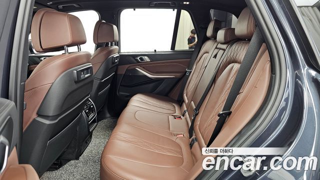 BMW X5 2022 — photo 16