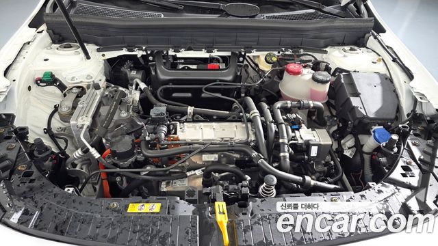 Mercedes-Benz EQB 2024 — photo 6