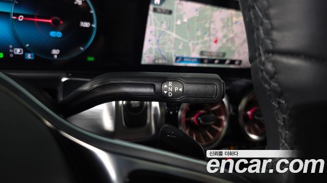 Mercedes-Benz EQB 2024 — photo 12
