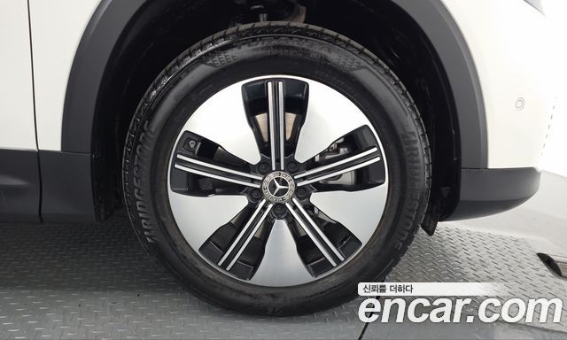 Mercedes-Benz EQB 2024 — photo 7