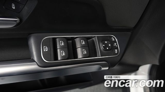 Mercedes-Benz EQB 2024 — photo 29