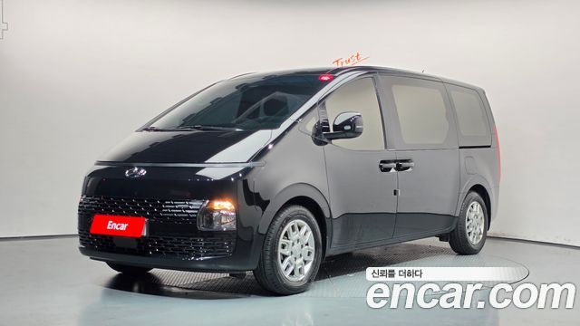 Hyundai Staria 2024 — photo 1