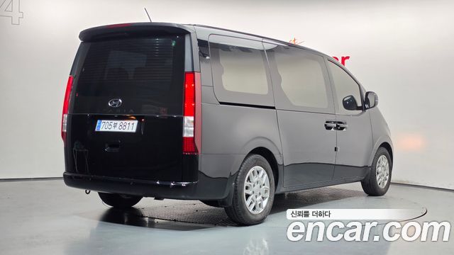 Hyundai Staria 2024 — photo 2