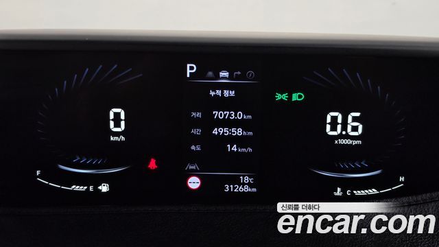 Hyundai Staria 2024 — photo 11