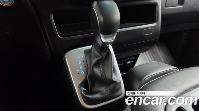 Hyundai Staria 2024 — photo 12