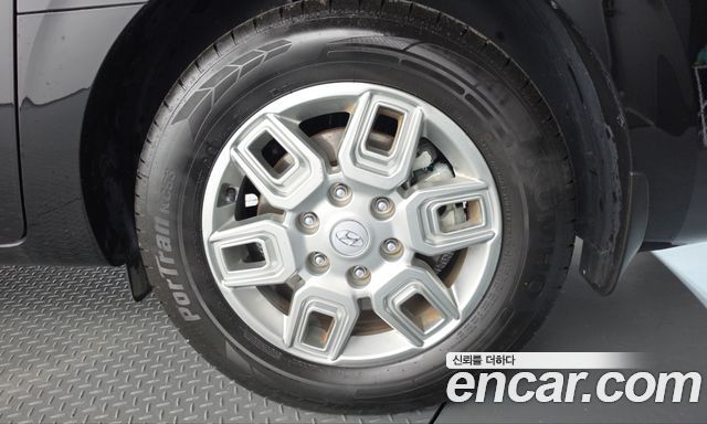 Hyundai Staria 2024 — photo 7