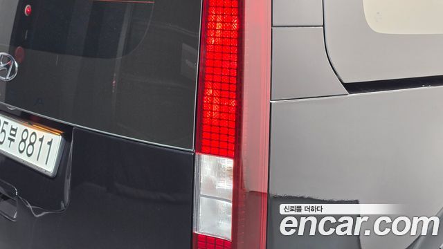 Hyundai Staria 2024 — photo 9