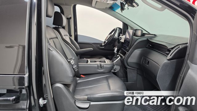 Hyundai Staria 2024 — photo 16