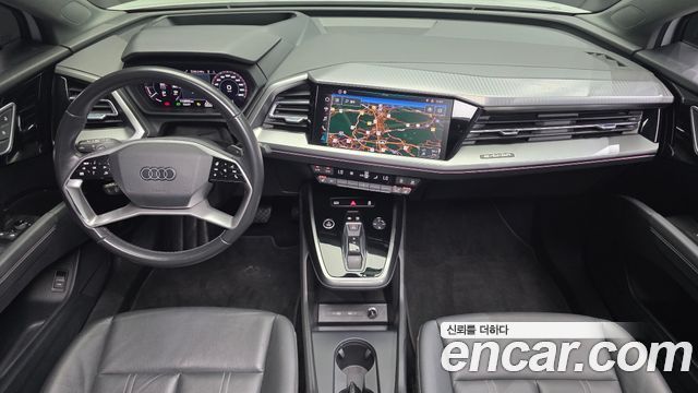 Audi Q4 e-tron 2022 — photo 10