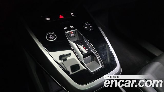 Audi Q4 e-tron 2022 — photo 12