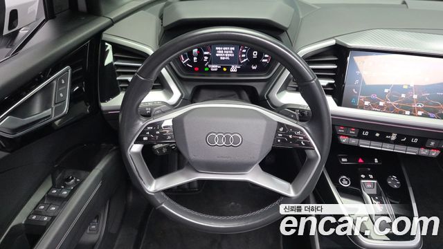 Audi Q4 e-tron 2022 — photo 21