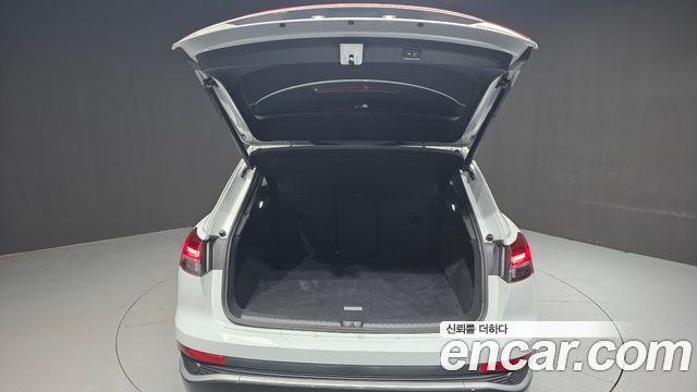 Audi Q4 e-tron 2022 — photo 24