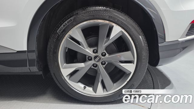 Audi Q4 e-tron 2022 — photo 7