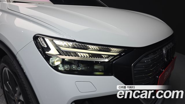 Audi Q4 e-tron 2022 — photo 8