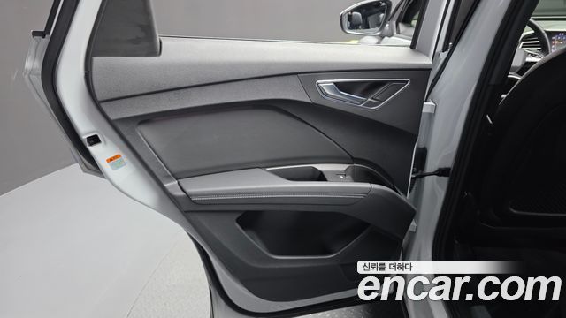 Audi Q4 e-tron 2022 — photo 15