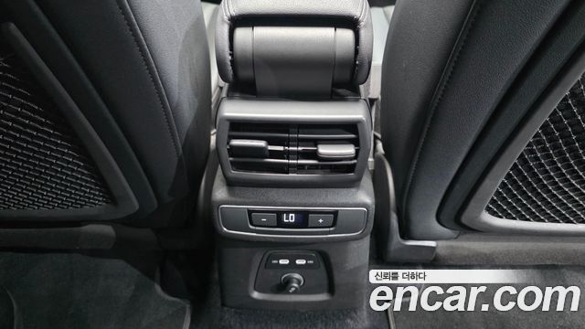 Audi Q4 e-tron 2022 — photo 34