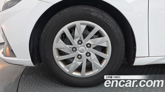Hyundai AVANTE 2021 — photo 5