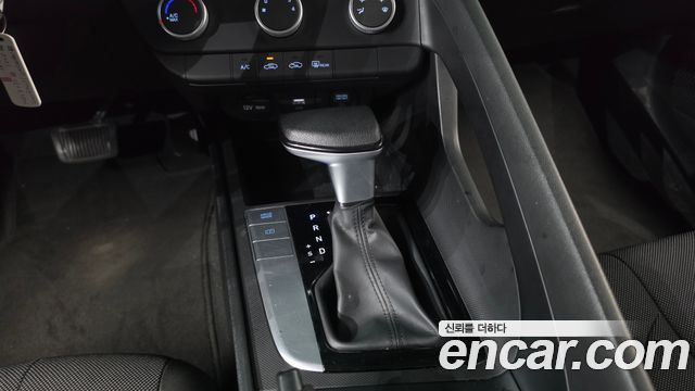 Hyundai AVANTE 2021 — photo 12