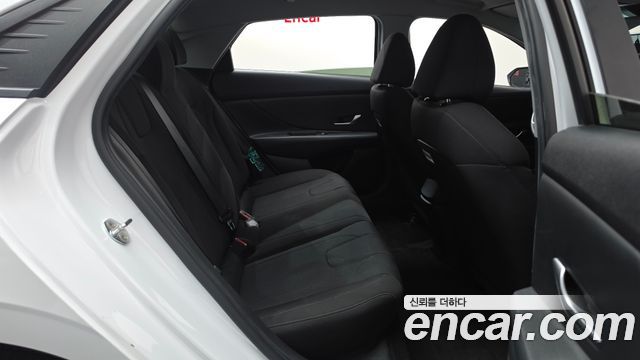 Hyundai AVANTE 2021 — photo 17