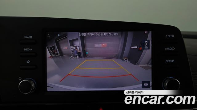 Hyundai AVANTE 2021 — photo 19