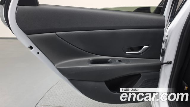 Hyundai AVANTE 2021 — photo 15