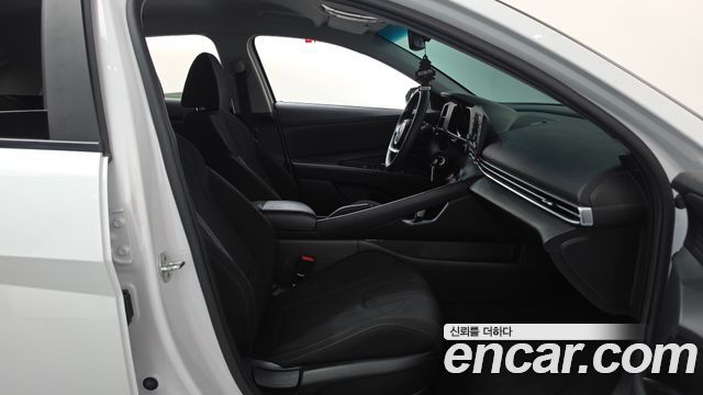 Hyundai AVANTE 2021 — photo 16