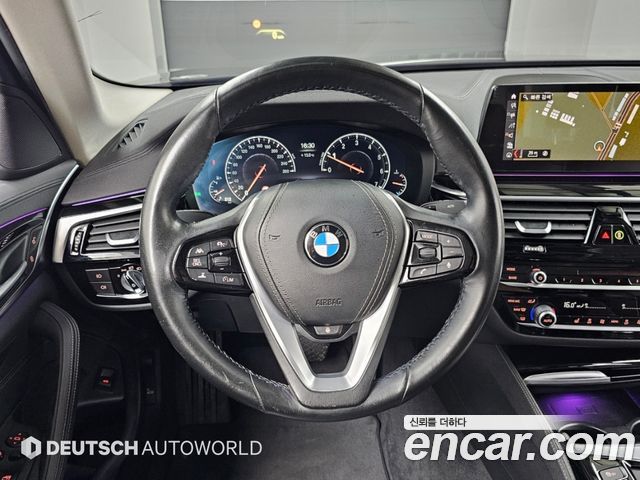 BMW 5-Series 2019 — photo 13