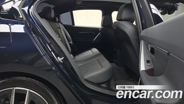 BMW 5-Series 2024 — photo 17