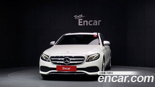 Mercedes-Benz E-Class 2017 — photo 3