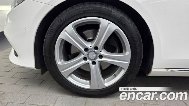 Mercedes-Benz E-Class 2017 — photo 5