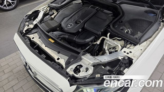 Mercedes-Benz E-Class 2017 — photo 6