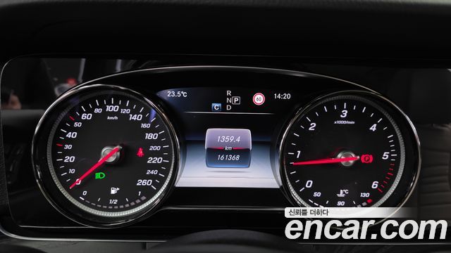 Mercedes-Benz E-Class 2017 — photo 8