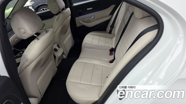 Mercedes-Benz E-Class 2017 — photo 11