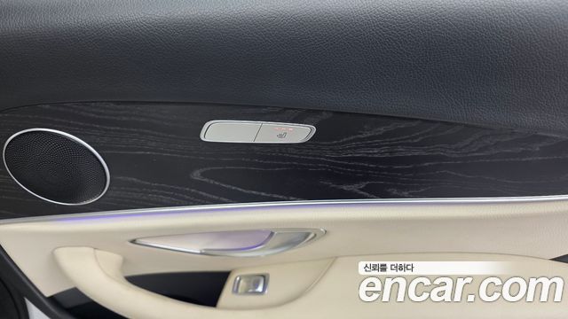 Mercedes-Benz E-Class 2017 — photo 18