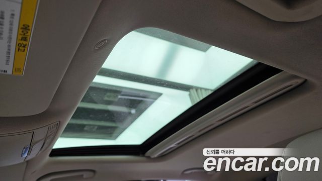Mercedes-Benz E-Class 2017 — photo 19