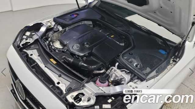 Mercedes-Benz E-Class 2023 — photo 5