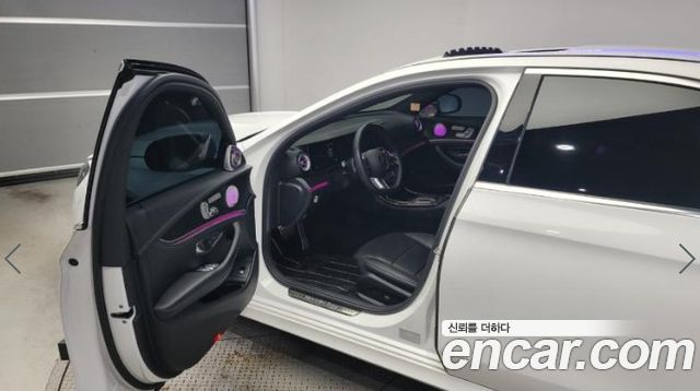 Mercedes-Benz E-Class 2023 — photo 6