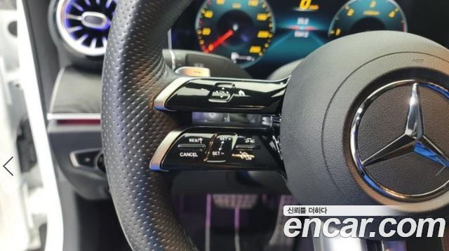 Mercedes-Benz E-Class 2023 — photo 8
