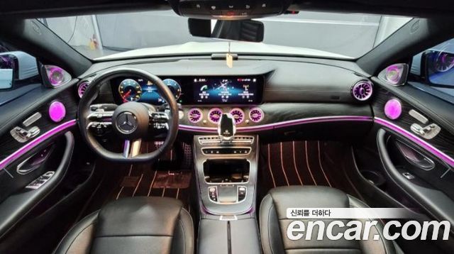 Mercedes-Benz E-Class 2023 — photo 10