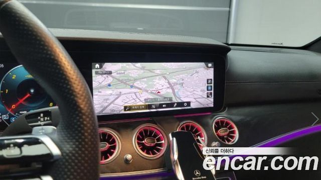 Mercedes-Benz E-Class 2023 — photo 11