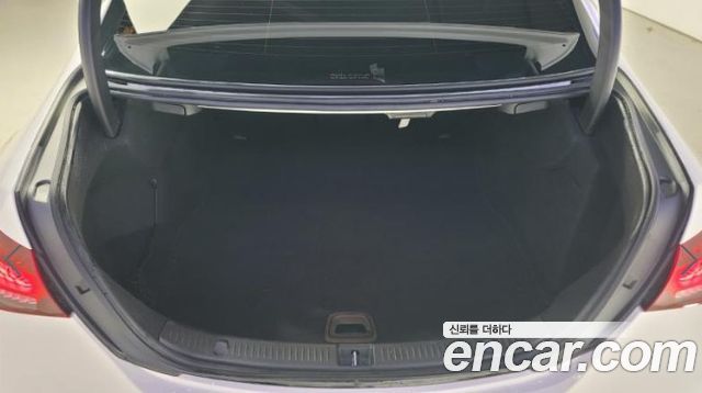 Mercedes-Benz E-Class 2023 — photo 15